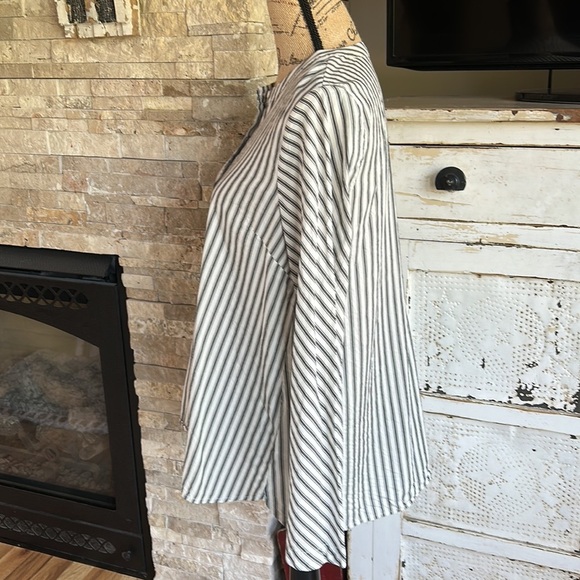 Madewell button-down bell sleeves and band collar gray stripe - Picture 10 of 16